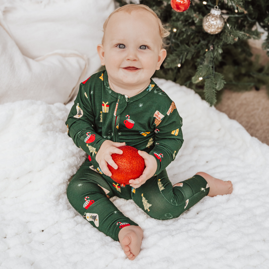 Zippered Sleepsuit in Night Before X-Mas