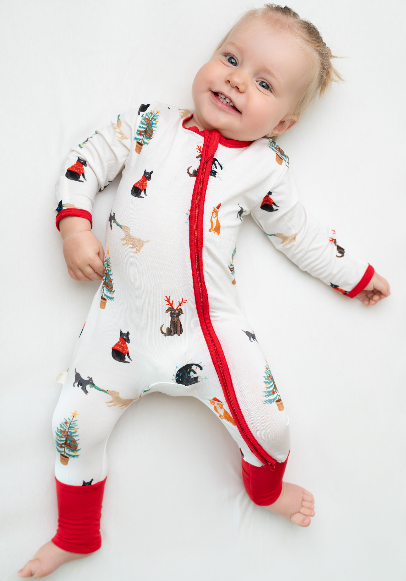 Zippered sleepsuit in Santa Paws