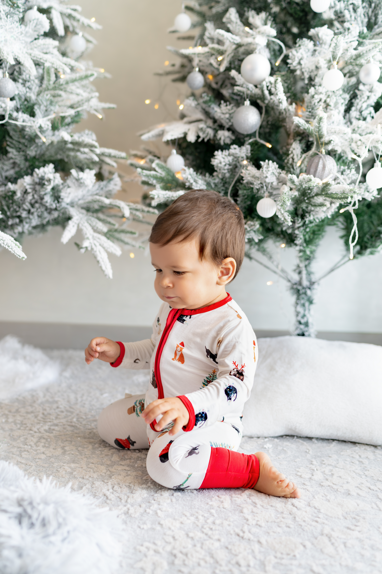 Zippered sleepsuit in Santa Paws